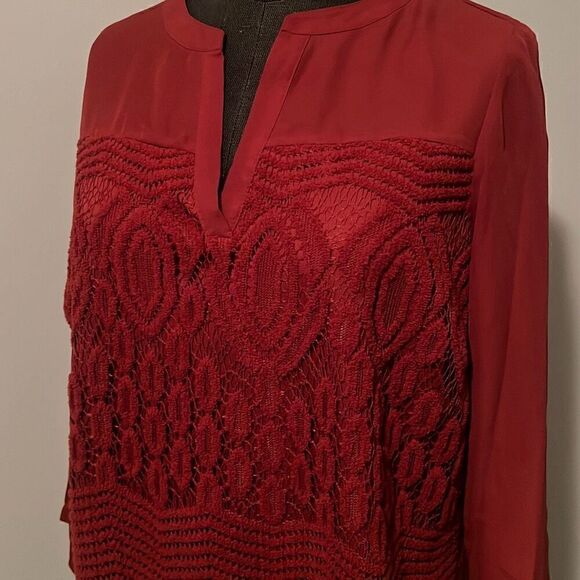 Valerie Stevens Women's Red Split Neck Long Sleeve Lace Top - Picture 2 of 8